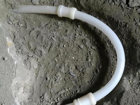 地暖管漏水怎么办如何补漏（遇见地暖管道漏水的解决方法）