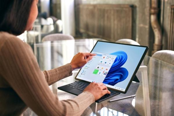 联想发布ThinkPad X1 Fold第二代折叠屏笔记本：配备16.3英寸的柔性OLED屏