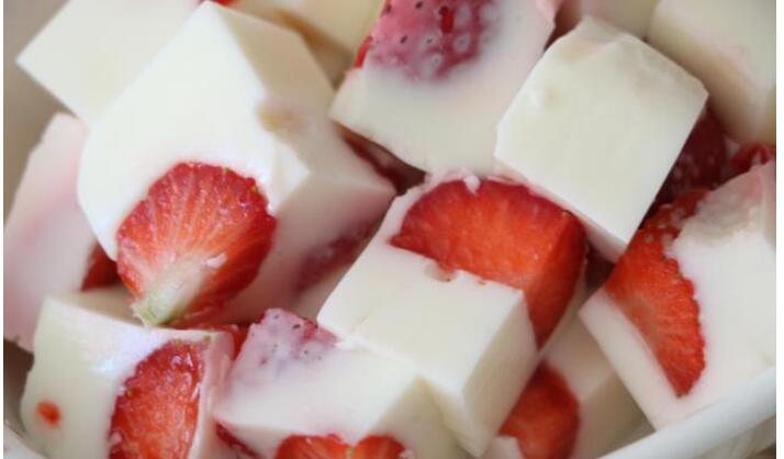 草莓奶冻