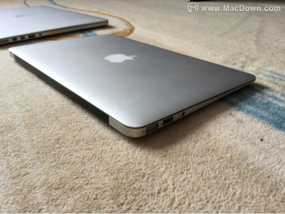学生党电脑选Surface还是MacBook  ？