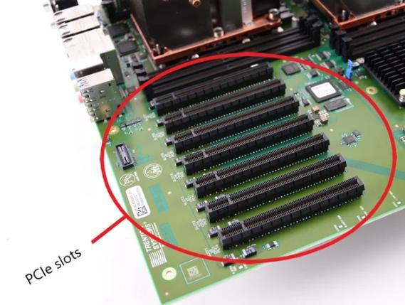 PCIe和SATA之间的区别，哪个接口传输快更！