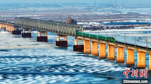 冰雪季首月哈铁客发量突破600万人次 增幅近500%