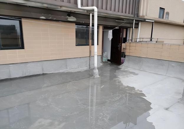 露台防水漏水处理方法大面积（露台贴了瓷砖反而渗水简介步骤）