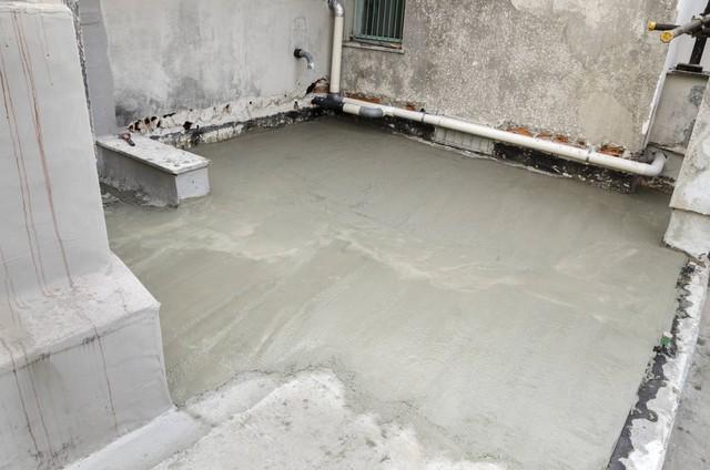 屋面防水涂料多少钱每平方（屋顶防水价格详情）
