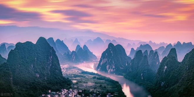中国旅游十大必去景区（中国最值得去的十大景点）