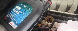 奥迪a6油泵控制模块更换方法