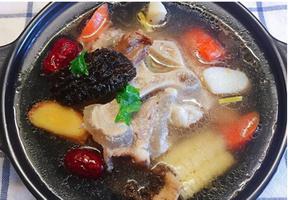 【中国美食】牛骨汤的做法和配料