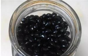 【中国美食】醋泡黑豆的功效与作用，醋泡黑豆的正确做法