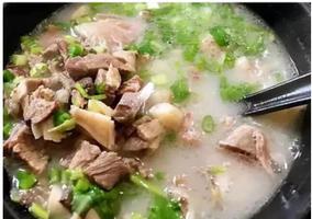 【中国美食】羊肉汤的做法 最正宗的做法（羊肉汤怎么做好吃）0