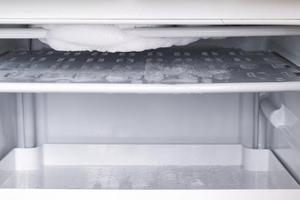 冰箱结冰如何快速化冰
