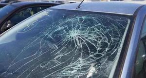 汽车玻璃损坏怎么报保险
