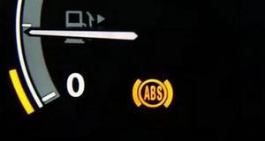 车上的abs灯亮起是什么意思